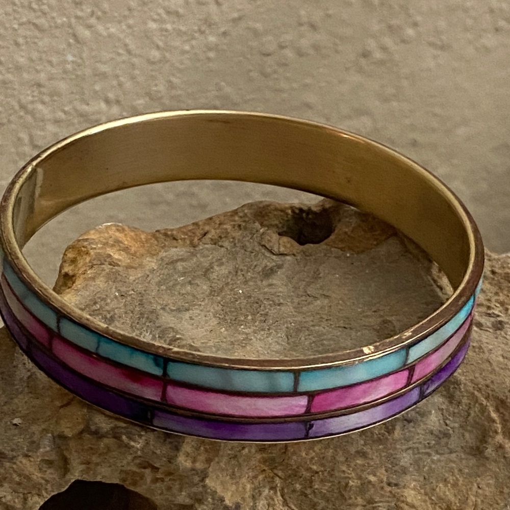 Vintage 80s India BRASS Mother of Pearl Pink Blue Purple Inlay  Bangle Bracelet